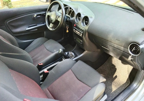 Seat Ibiza cena 8900 przebieg: 189999, rok produkcji 2006 z Kielce małe 704